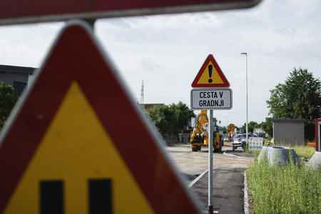 Simbolična fotografije zapore ceste; foto: Jure Gubanc