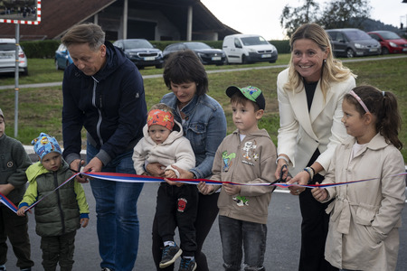 Odprtje ceste skozi Dolenje; foto Miha Grabnar