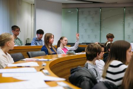 1.seja_Otrosˇkega_Obcˇinskega_sveta_25.4.2024_foto_EvaZˇurbi-31