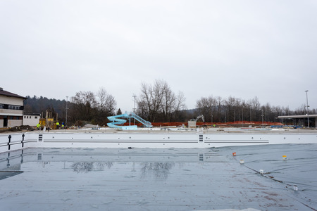 Dela na gradbišču domžalskega bazena intenzivno potekajo; foto Jure Gubanc