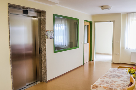 Samostan sester sv. Križa na Mali Loki