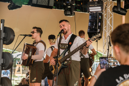 Domača žup'ca v Češminovem parku. Foto: Eva Žurbi