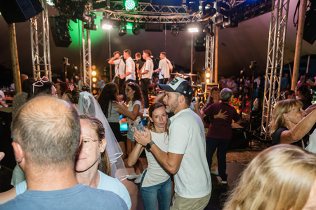 Domača žup'ca v Češminovem parku. Foto: Eva Žurbi