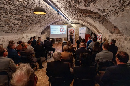 Podelitev certifikatov Mladim prijazna občina v Vipavskem Križu. Vir: Inštitut za mladinsko politiko 